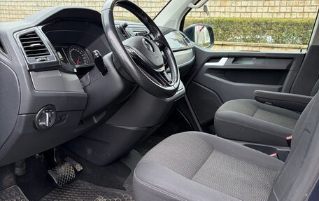 Volkswagen Caravelle T6 рестайлинг, 2019 год, 3 200 000 рублей, 11 фотография