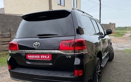 Toyota Land Cruiser 200, 2016 год, 4 450 000 рублей, 8 фотография