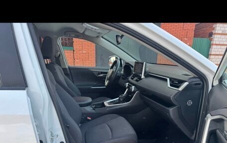 Toyota RAV4, 2020 год, 3 530 000 рублей, 5 фотография