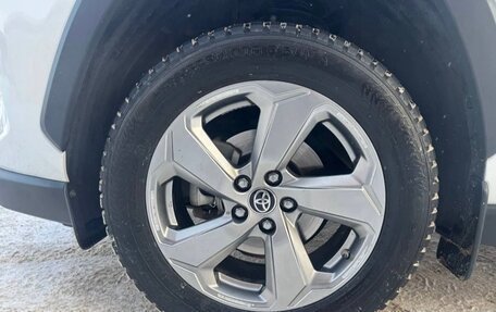 Toyota RAV4, 2020 год, 3 530 000 рублей, 8 фотография