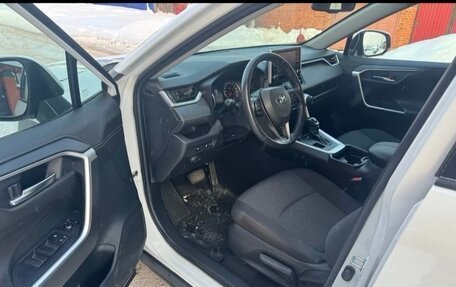 Toyota RAV4, 2020 год, 3 530 000 рублей, 6 фотография