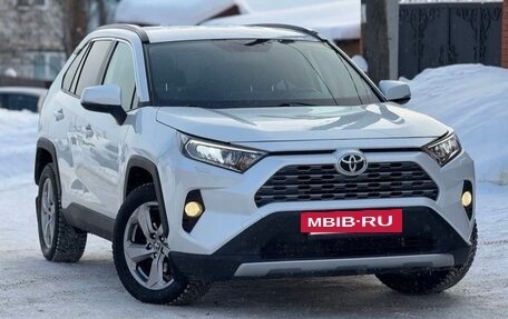 Toyota RAV4, 2020 год, 3 530 000 рублей, 14 фотография