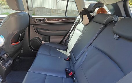 Subaru Outback IV рестайлинг, 2018 год, 3 500 000 рублей, 6 фотография