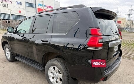 Toyota Land Cruiser Prado 150 рестайлинг 2, 2018 год, 4 190 000 рублей, 5 фотография