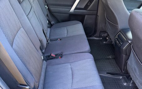 Toyota Land Cruiser Prado 150 рестайлинг 2, 2018 год, 4 190 000 рублей, 9 фотография