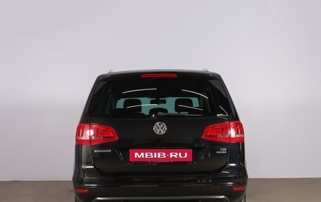 Volkswagen Sharan II, 2013 год, 1 399 000 рублей, 6 фотография