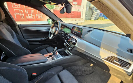 BMW 5 серия, 2018 год, 2 950 000 рублей, 4 фотография