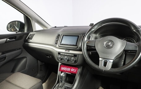 Volkswagen Sharan II, 2013 год, 1 399 000 рублей, 8 фотография