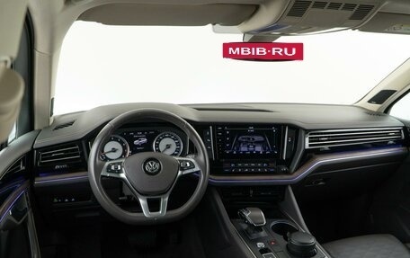 Volkswagen Touareg III, 2019 год, 4 296 900 рублей, 6 фотография