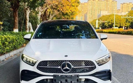 Mercedes-Benz A-Класс, 2023 год, 1 600 000 рублей, 3 фотография