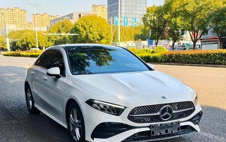 Mercedes-Benz A-Класс, 2023 год, 1 600 000 рублей, 4 фотография