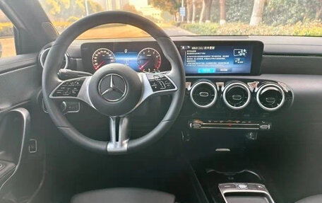 Mercedes-Benz A-Класс, 2023 год, 1 600 000 рублей, 9 фотография