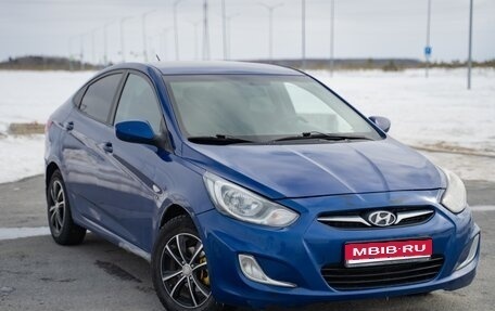 Hyundai Solaris II рестайлинг, 2011 год, 640 000 рублей, 1 фотография