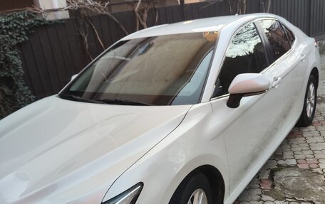 Toyota Camry, 2018 год, 2 300 000 рублей, 8 фотография