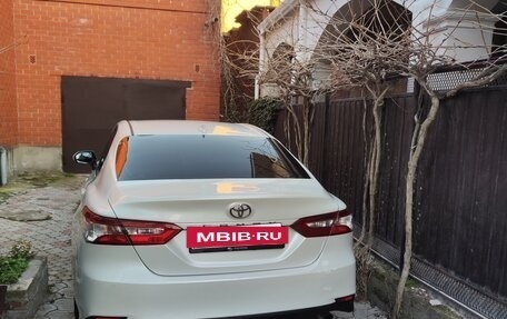 Toyota Camry, 2018 год, 2 300 000 рублей, 3 фотография