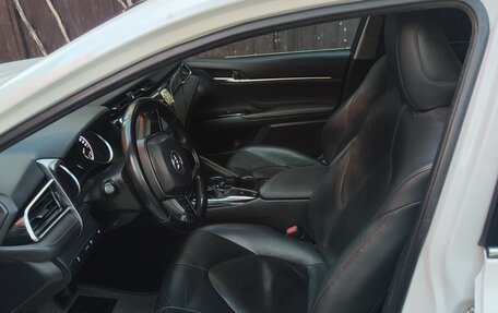 Toyota Camry, 2018 год, 2 300 000 рублей, 18 фотография