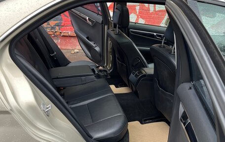 Mercedes-Benz C-Класс, 2010 год, 1 100 000 рублей, 11 фотография