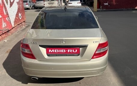 Mercedes-Benz C-Класс, 2010 год, 1 100 000 рублей, 5 фотография