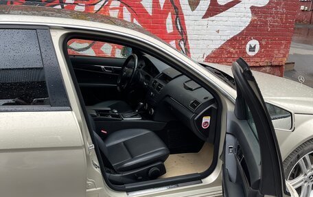 Mercedes-Benz C-Класс, 2010 год, 1 100 000 рублей, 16 фотография