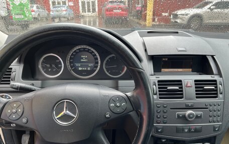 Mercedes-Benz C-Класс, 2010 год, 1 100 000 рублей, 21 фотография
