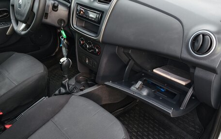 Renault Logan II, 2016 год, 690 000 рублей, 12 фотография