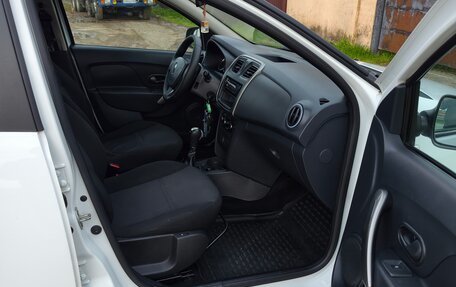 Renault Logan II, 2016 год, 690 000 рублей, 15 фотография