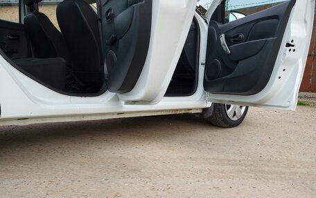 Renault Logan II, 2016 год, 690 000 рублей, 16 фотография