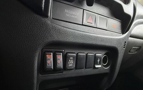 Mitsubishi L200 IV рестайлинг, 2017 год, 2 299 000 рублей, 10 фотография