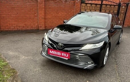 Toyota Camry, 2020 год, 3 300 000 рублей, 2 фотография