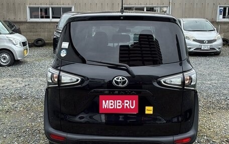 Toyota Sienta II, 2022 год, 950 000 рублей, 4 фотография