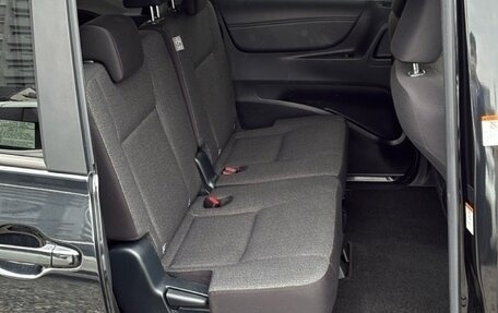 Toyota Sienta II, 2022 год, 950 000 рублей, 10 фотография