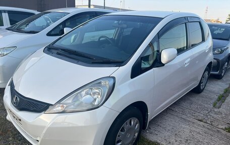 Honda Fit III, 2013 год, 1 000 000 рублей, 2 фотография