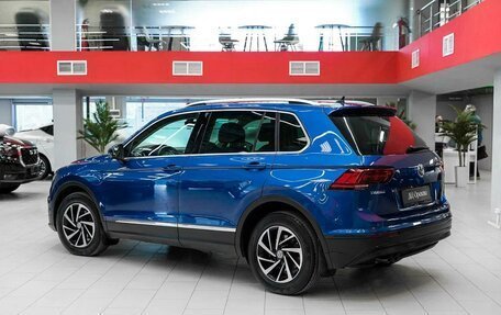 Volkswagen Tiguan II, 2018 год, 2 290 000 рублей, 2 фотография