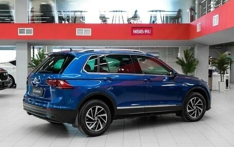 Volkswagen Tiguan II, 2018 год, 2 290 000 рублей, 4 фотография