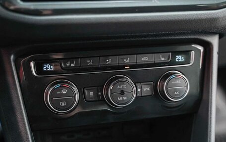 Volkswagen Tiguan II, 2018 год, 2 290 000 рублей, 11 фотография