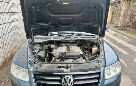 Volkswagen Touareg III, 2005 год, 1 250 000 рублей, 32 фотография