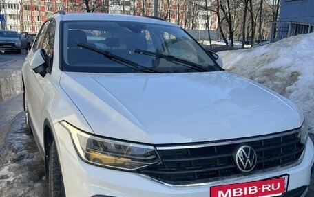 Volkswagen Tiguan II, 2022 год, 3 000 000 рублей, 4 фотография