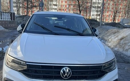 Volkswagen Tiguan II, 2022 год, 3 000 000 рублей, 10 фотография