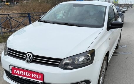 Volkswagen Polo VI (EU Market), 2014 год, 800 000 рублей, 3 фотография