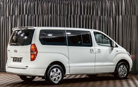 Hyundai Grand Starex Grand Starex I рестайлинг 2, 2014 год, 1 695 000 рублей, 6 фотография