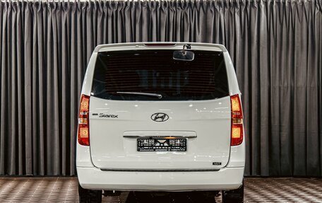 Hyundai Grand Starex Grand Starex I рестайлинг 2, 2014 год, 1 695 000 рублей, 5 фотография