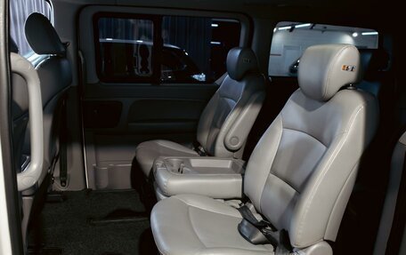 Hyundai Grand Starex Grand Starex I рестайлинг 2, 2014 год, 1 695 000 рублей, 19 фотография