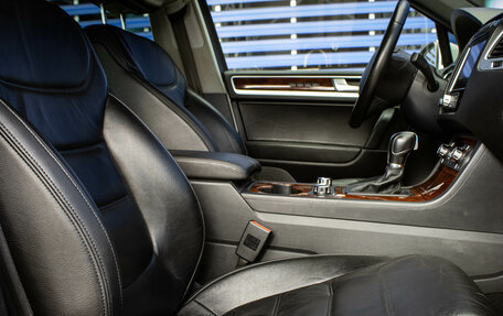 Volkswagen Touareg III, 2013 год, 2 099 000 рублей, 12 фотография