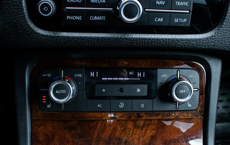 Volkswagen Touareg III, 2013 год, 2 099 000 рублей, 20 фотография