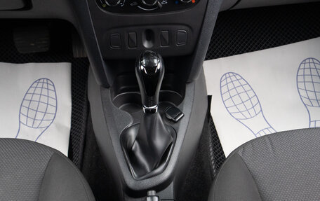 Renault Logan II, 2019 год, 1 079 000 рублей, 14 фотография