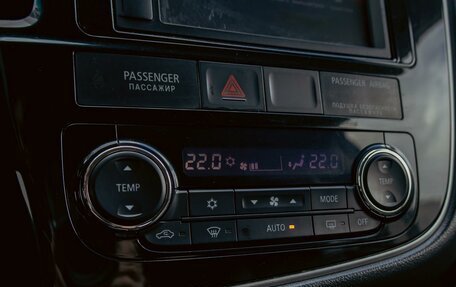 Mitsubishi Outlander III рестайлинг 3, 2018 год, 1 595 000 рублей, 15 фотография