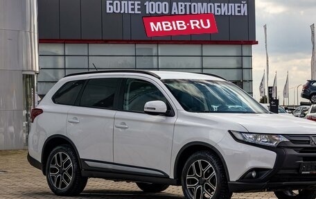 Mitsubishi Outlander III рестайлинг 3, 2018 год, 1 595 000 рублей, 7 фотография