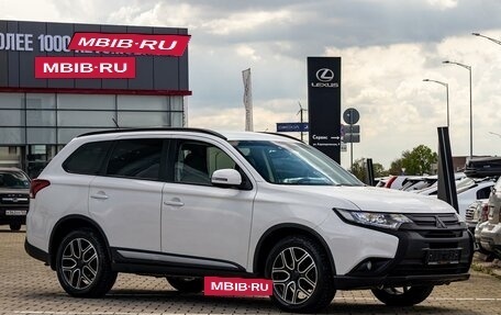 Mitsubishi Outlander III рестайлинг 3, 2018 год, 1 595 000 рублей, 3 фотография