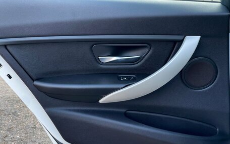 BMW 3 серия, 2016 год, 1 899 000 рублей, 18 фотография