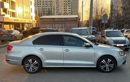 Volkswagen Jetta VI, 2011 год, 900 000 рублей, 7 фотография